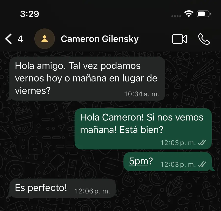 Student Cameron scheduling class in Spanish