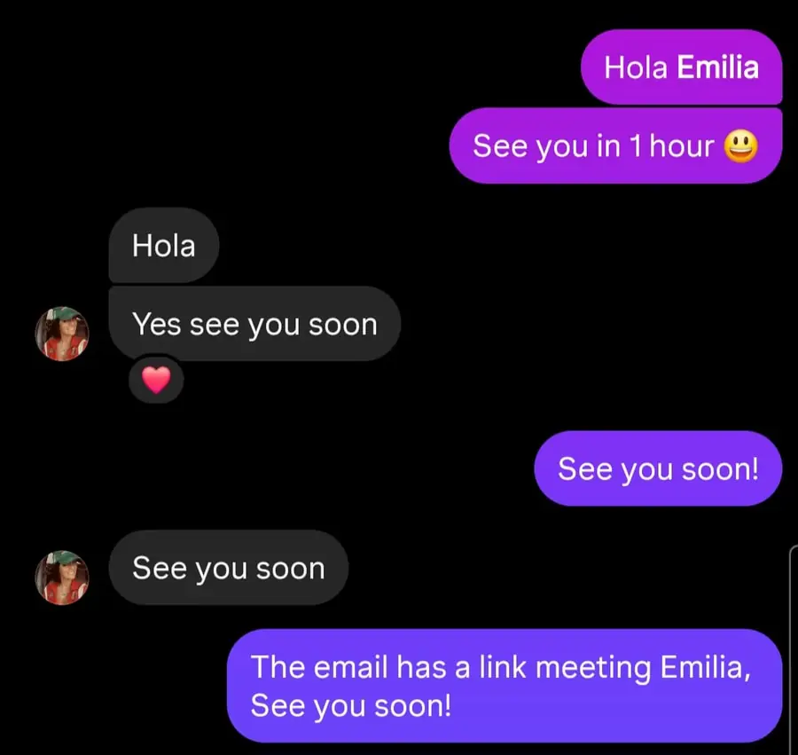 Student Emilia booking class